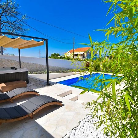 Villa Village Idylle With Heated Pool, Sauna, Jacuzzy And Private Parking Сукошан Екстер'єр фото