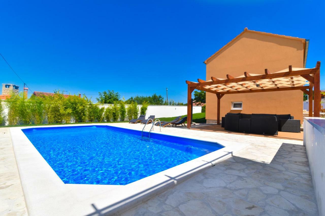Villa Village Idylle With Heated Pool, Sauna, Jacuzzy And Private Parking Сукошан Екстер'єр фото