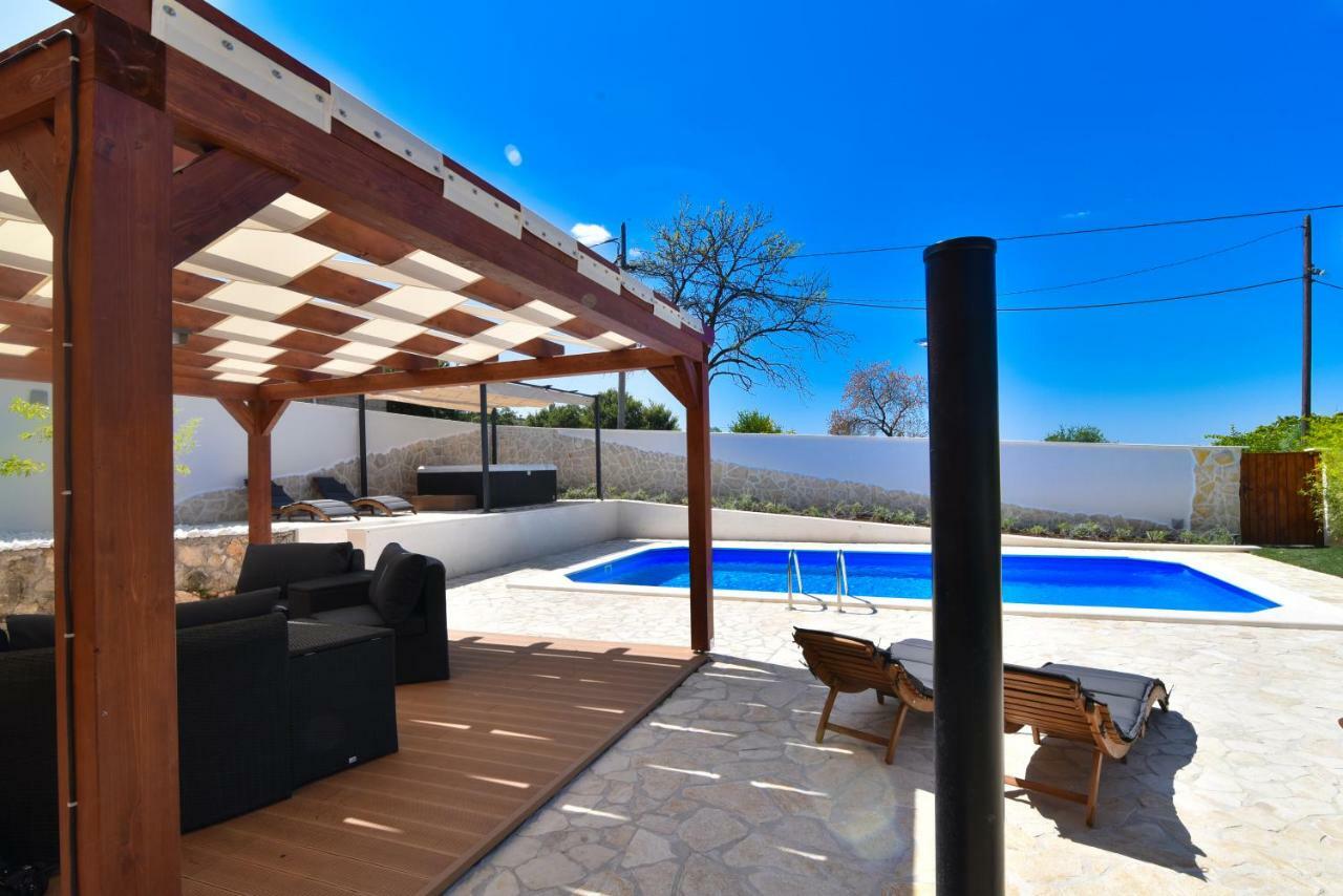 Villa Village Idylle With Heated Pool, Sauna, Jacuzzy And Private Parking Сукошан Екстер'єр фото