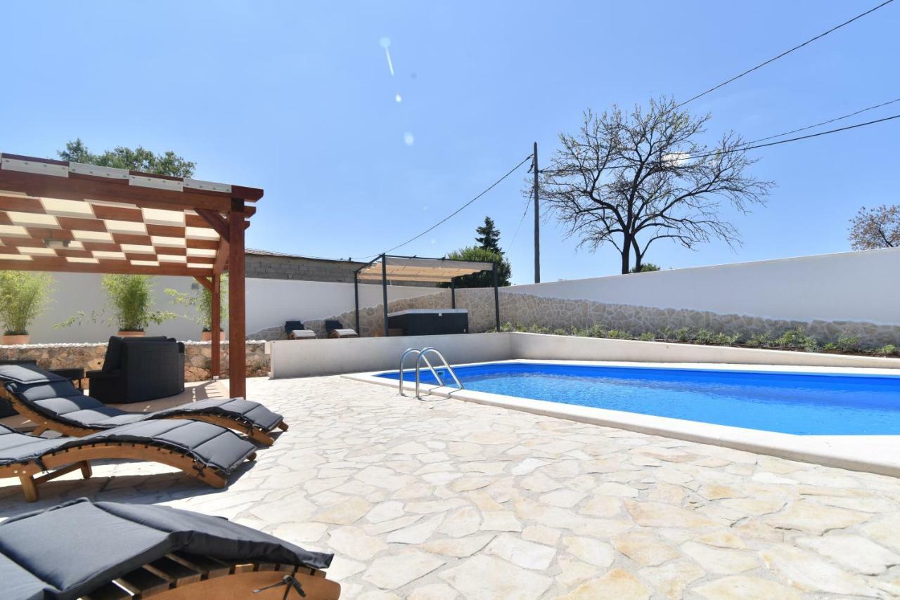 Villa Village Idylle With Heated Pool, Sauna, Jacuzzy And Private Parking Сукошан Екстер'єр фото